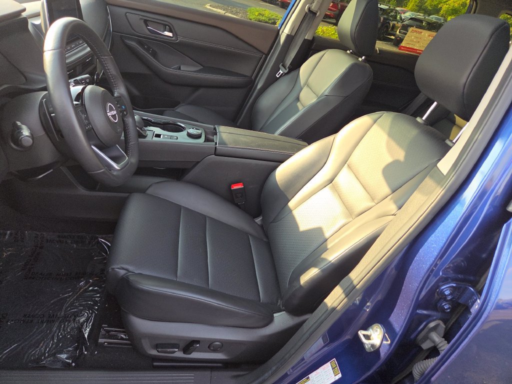 Certified 2023 Nissan Rogue SV w/ SV Premium B Package AWD/4WD image 33