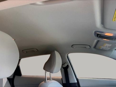 Certified 2025 Hyundai Kona SE FWD image 13