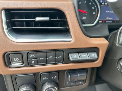 Used 2021 Chevrolet Suburban High Country image 44