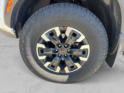 Used 2024 Nissan Frontier PRO-4X w/ Pro Convenience Package AWD/4WD image 10