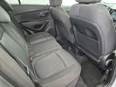 Used 2017 Chevrolet Trax LT AWD/4WD image 12