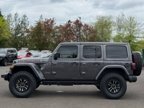 Used 2025 Jeep Wrangler Unlimited Rubicon AWD/4WD image 2