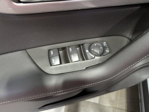 Used 2025 Chevrolet Blazer LT FWD image 13