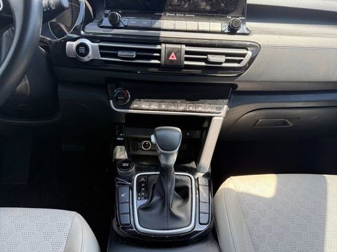 Used 2021 Kia Seltos SX w/ SX Sunroof Package AWD/4WD image 11