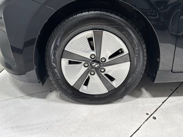 Used 2018 Hyundai Ioniq Blue FWD image 5