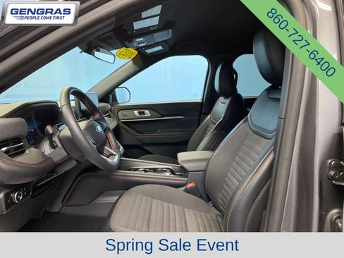 Used 2025 Ford Explorer ST-Line w/ ST-Line Street Pack AWD/4WD image 9