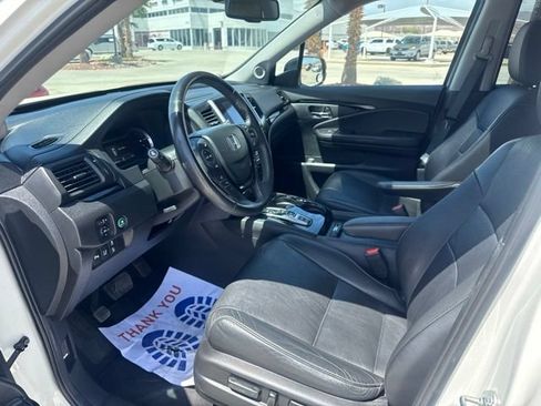 Used 2018 Honda Pilot Touring image 19