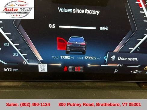 Used 2024 BMW X7 xDrive40i w/ Climate Comfort Package image 17