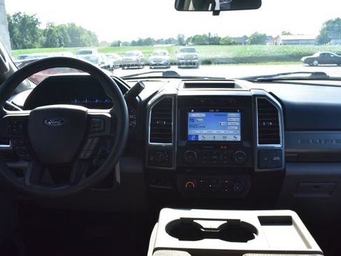 Used 2017 Ford F250 XLT w/ XLT Premium Package AWD/4WD image 41