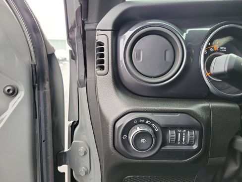 Used 2022 Jeep Wrangler Unlimited Sport image 20