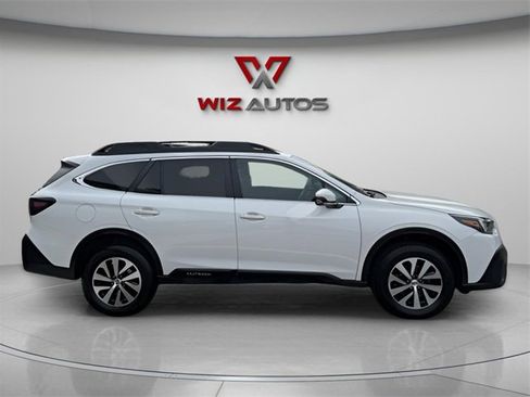 Used 2020 Subaru Outback Premium image 6