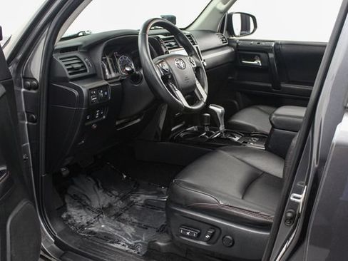 Used 2022 Toyota 4Runner TRD Off-Road Premium AWD/4WD image 19