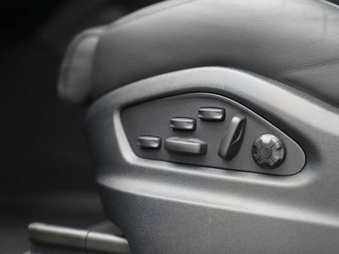 Used 2025 Porsche Cayenne GTS AWD/4WD image 16