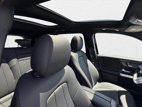 New 2025 Mercedes-Benz GLB 250 image 22