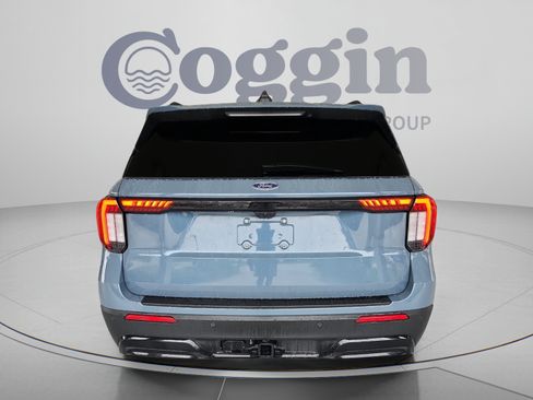 Certified 2025 Ford Explorer ST-Line w/ Premium Package RWD image 4
