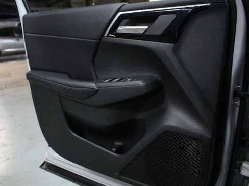 Used 2023 Mitsubishi Outlander SE image 19