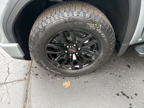 New 2026 GMC Sierra 1500 Elevation image 14