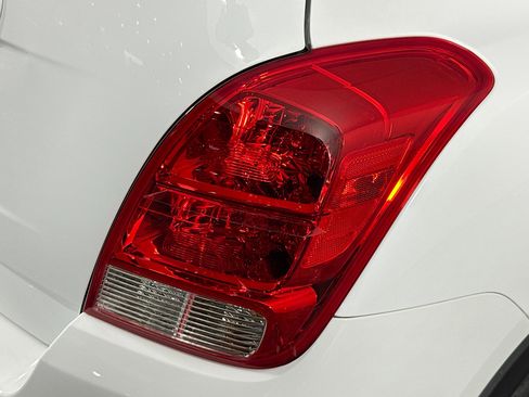 Used 2021 Chevrolet Trax LS w/ Tint and Cruise Package FWD image 57