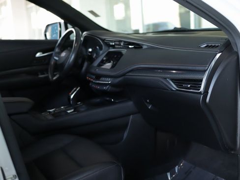 Used 2023 Cadillac XT4 Sport image 32