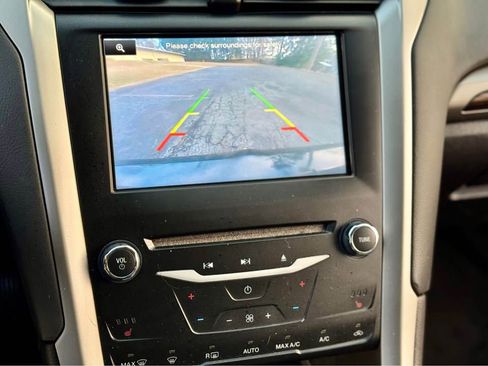 Used 2014 Ford Fusion SE w/ Equipment Group 202A image 13