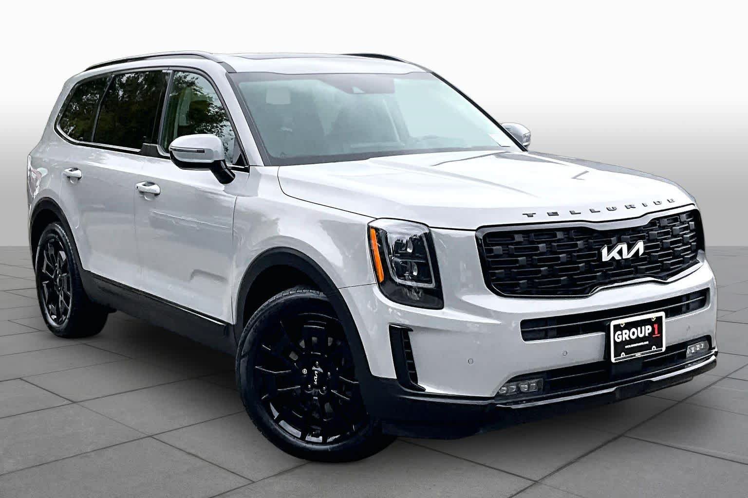 Used 2022 Kia Telluride SX w/ SX Prestige Package AWD/4WD image 3