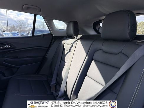 Used 2024 Chevrolet Trax ACTIV w/ Driver Confidence Package image 24