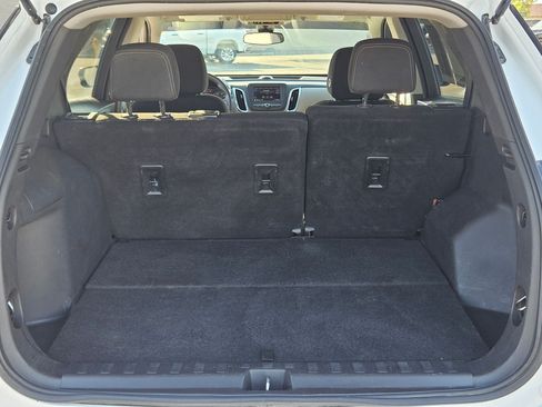 Certified 2021 Chevrolet Equinox LS w/ LS Convenience Package FWD image 28