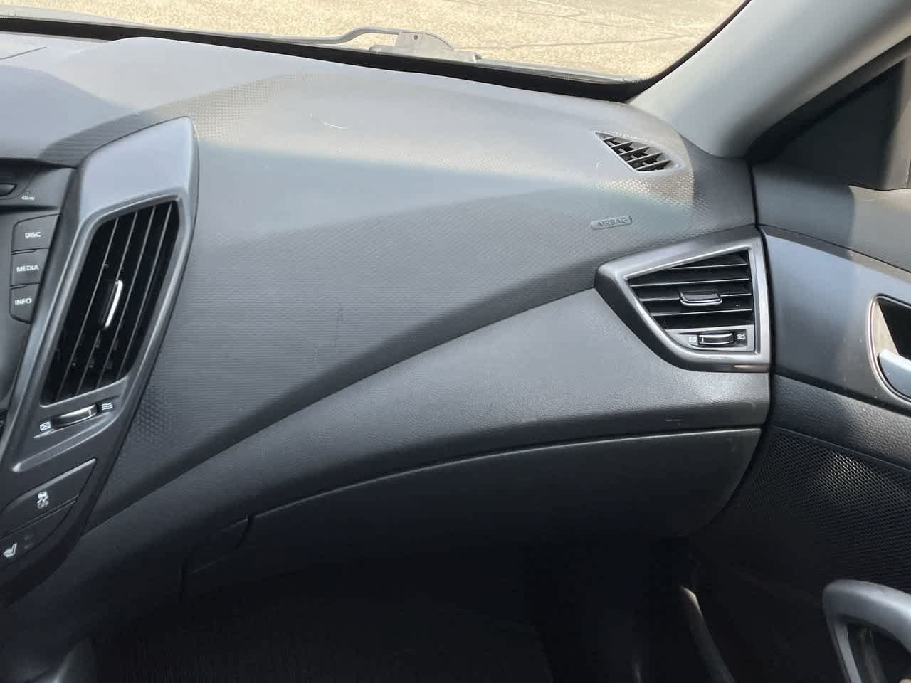 Used 2013 Hyundai Veloster Turbo FWD image 16