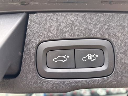 Certified 2023 Volvo XC60 B5 Core w/ Climate Package AWD/4WD image 39