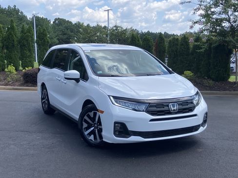Certified 2025 Honda Odyssey EX-L image 2