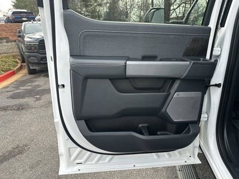 Used 2024 Ford F350 Lariat w/ Chrome Package image 23