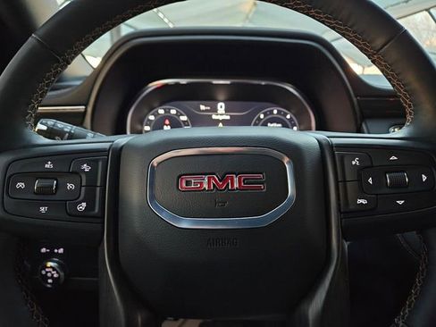 Used 2024 GMC Yukon AT4 w/ Technology Package image 13