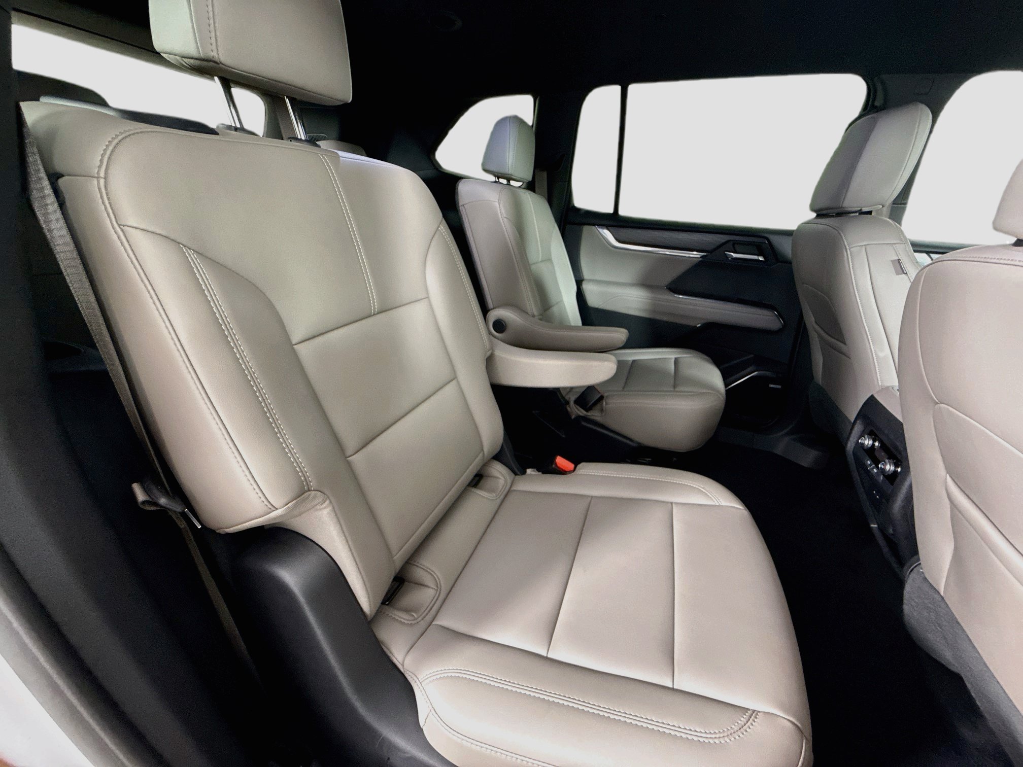 Used 2024 GMC Acadia Elevation w/ LPO, Floor Liner Package FWD image 30