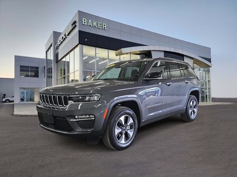 Used 2023 Jeep Grand Cherokee 4WD 4xe image 1