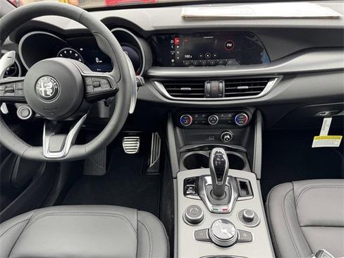 New 2025 Alfa Romeo Stelvio Sprint image 7