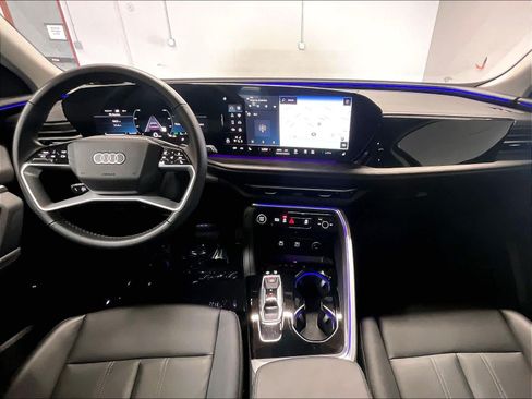 Certified 2025 Audi Q5 Premium Plus w/ Premium Plus AWD/4WD image 16