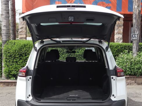 Used 2023 Nissan Rogue S FWD image 8