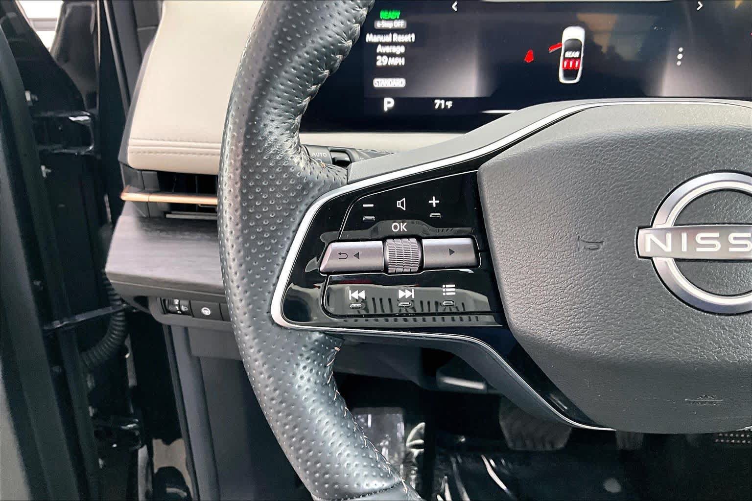 Certified 2023 Nissan Ariya FWD image 23