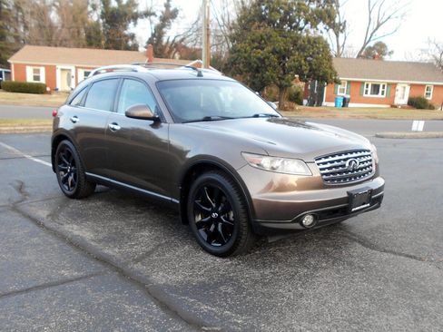 Used 2004 INFINITI FX45 AWD w/ Technology Pkg image 4