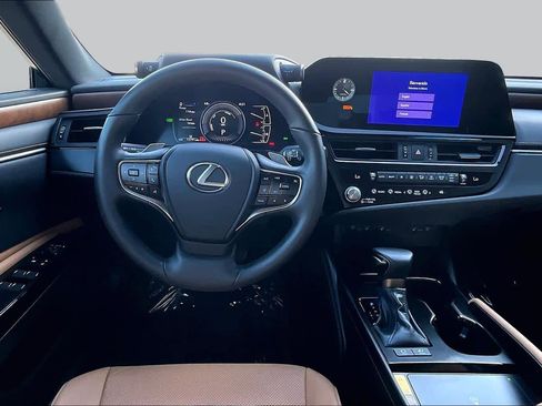 Used 2024 Lexus ES 300h w/ Premium Package FWD image 6