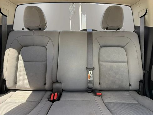 Used 2018 Chevrolet Colorado W/T w/ WT Convenience Package RWD image 17