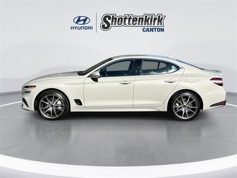 Used 2025 Genesis G70 2.5T image 5