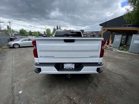 Used 2023 Chevrolet Silverado 1500 Custom AWD/4WD image 5