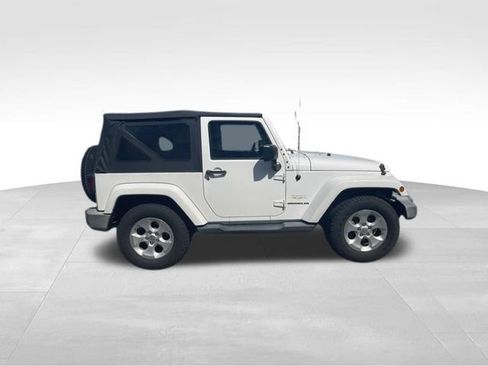 Used 2015 Jeep Wrangler Sahara w/ Connectivity Group AWD/4WD image 5