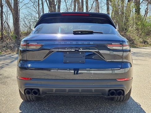Certified 2023 Porsche Cayenne S Platinum AWD/4WD image 6