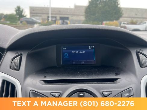 Used 2014 Ford Focus SE FWD image 21