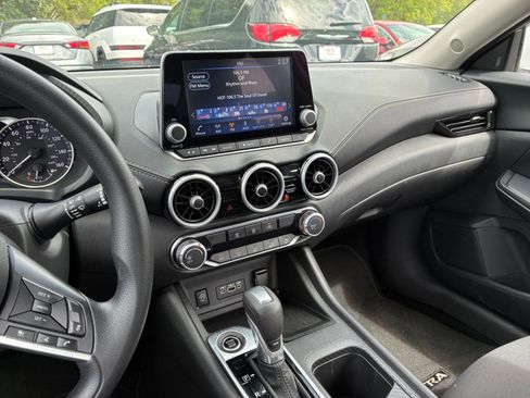 Used 2025 Nissan Sentra SV image 17