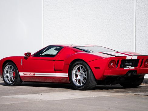 Used 2005 Ford GT image 5