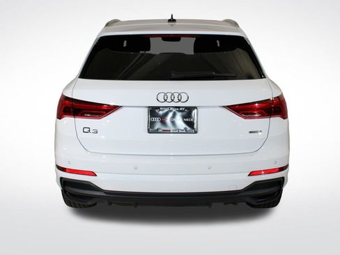 Used 2024 Audi Q3 2.0T Premium Plus image 23