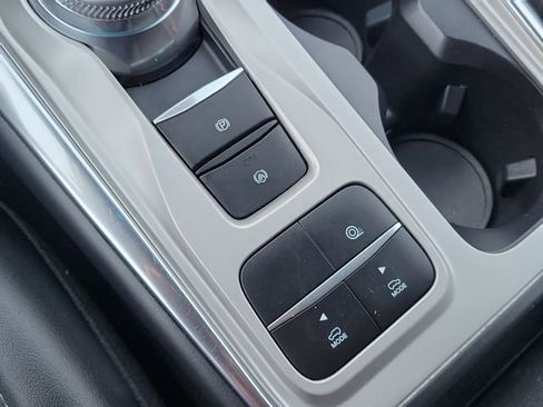 Used 2022 Ford Explorer XLT w/ Equipment Group 202A image 28